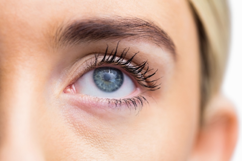 Eching Wimpern und Augenbrauen